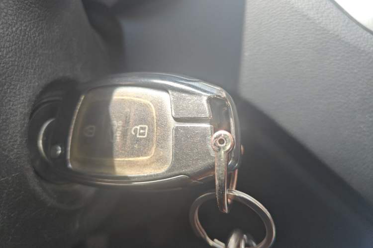 Used Hyundai Verna (new generation) 2016 1.4L Manual Cool Edition GLS Vehicle Key