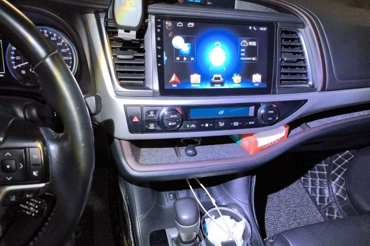 Used Toyota Highlander 2018 2.0T Four-Wheel Drive Luxury Edition 7 Seats China V Emission Standard
