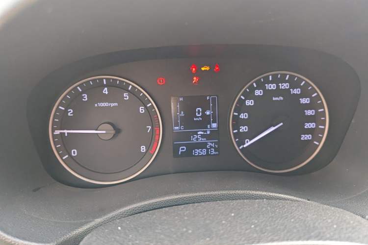 Used Hyundai ix25 2015 1.6L Automatic Two-Wheel Drive Smart GLS Trim Instrument Cluster