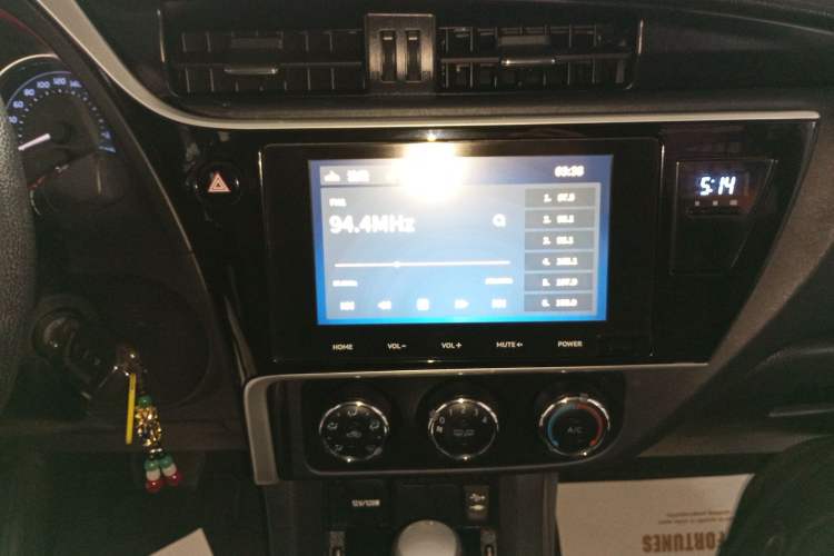 Used Toyota Corolla 2017 Revised Version 1.2T S-CVT GL-i Audio And AC Panel