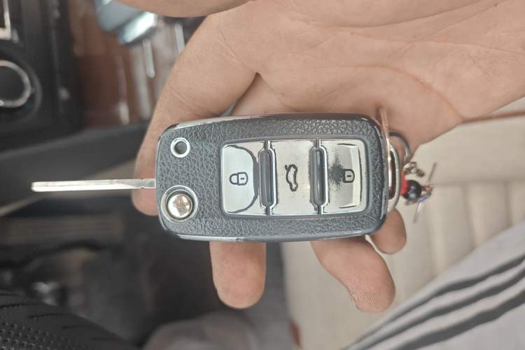 Used Skoda Octavia 2012 1.6L Automatic Yijun Edition Vehicle Key