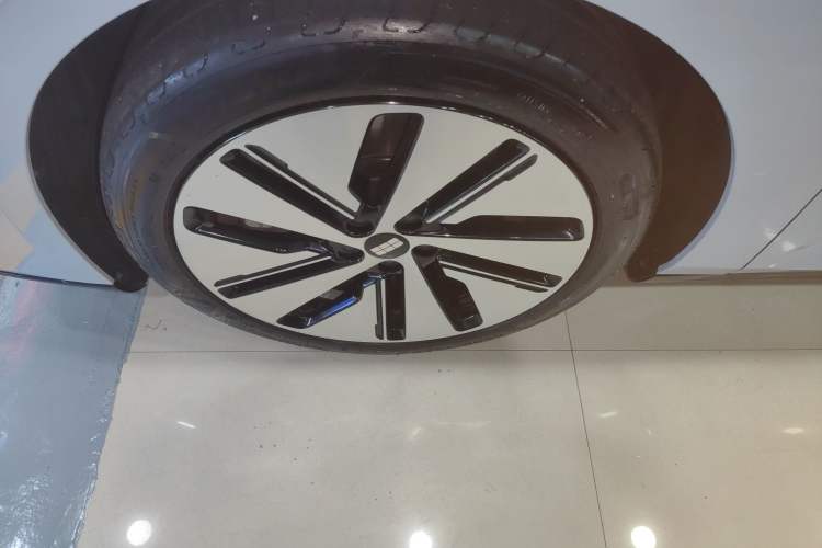 Used Geely Galaxy E8 2024 665 km Range Rear-Drive Starship Long-Range Version Exterior 1