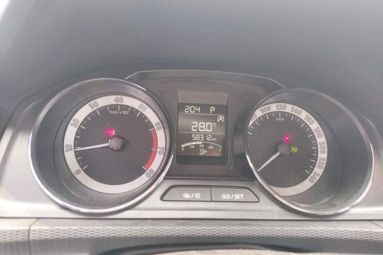 Used Skoda Kamiq 2018 1.5L Automatic Comfort Edition China VI Standard Instrument Cluster