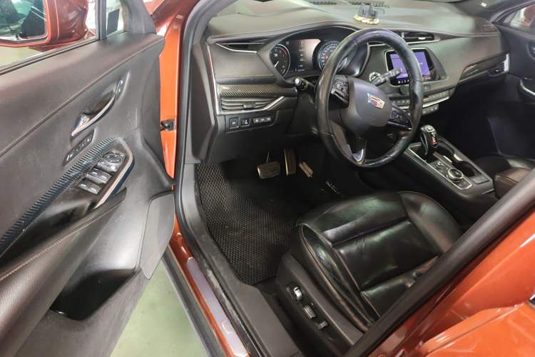 Used Cadillac XT4 2018 28T 4x4 Platinum Sport Edition
