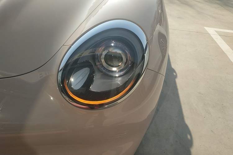 Used ORA Good Cat 2023 401 km Standard Range Luxury Version Lithium Iron Phosphate