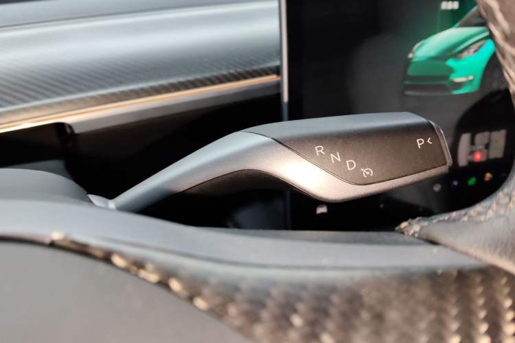 Used Tesla Model Y 2022 Long-Range All-Wheel-Drive Version
