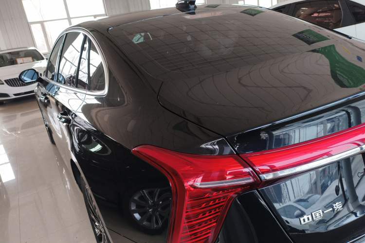 Used Hongqi H5 2025 2.0T Automatic Flag Edition – 500 000 Units Commemorative Version
