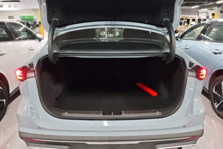 Used Geely Galaxy L6 2024 125km PLUS Dragon Edition Trunk