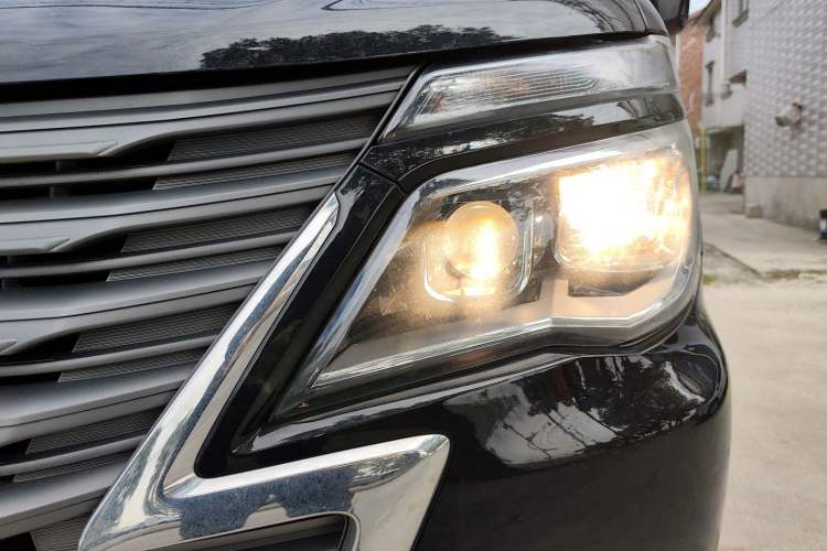 Used FORTHING Lingzhi 2024 M5L 1.5T Manual Base Model 7 Seats