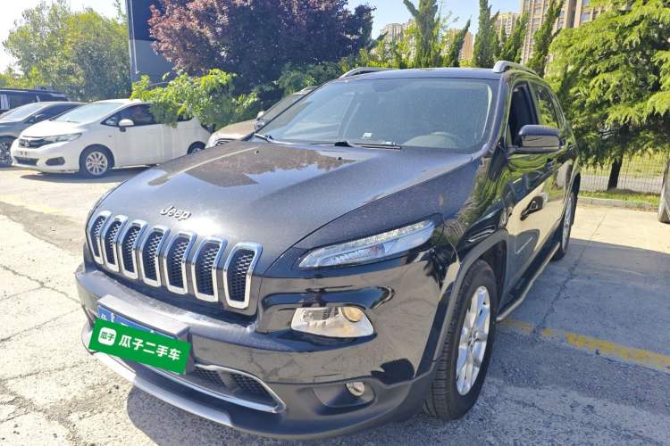 Used Jeep Cherokee 2017 2.0L Superior Edition