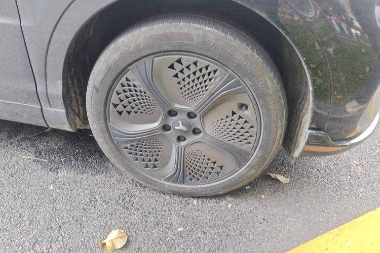 Used VOYAH COURAGE 2024 Long-Range Supercharge Edition Right Front Wheel Hub