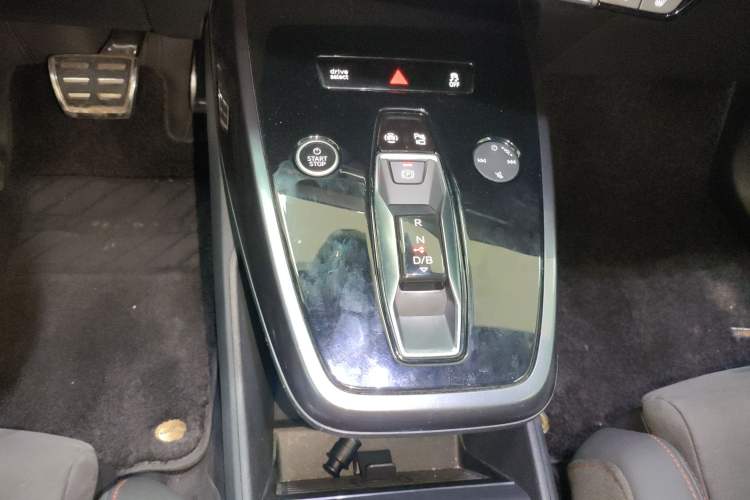 Used Audi Q5 e-tron 2022 50 e-tron quattro Glory Edition Elegant Suit
