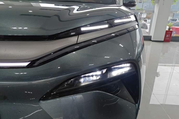 Used BYD Tang L 2025 EV with 670 km Range LiDAR and Premium Features