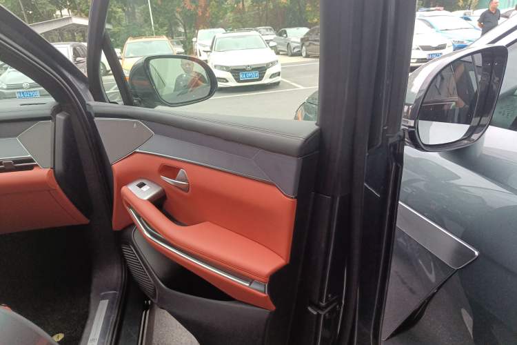 Used BYD Tang L 2025 EV 600KM All-Wheel-Drive LiDAR Flagship Model