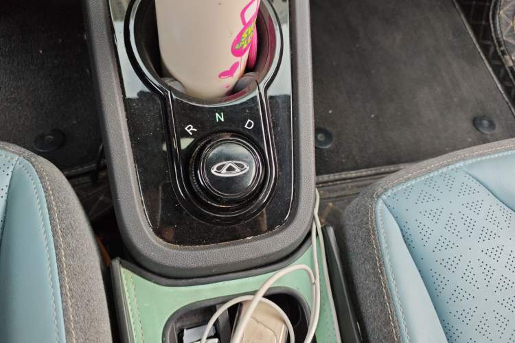 Used Chery QQ Little Ant 2022 Sweet Pink Edition Half-Sugar Version Lithium Iron Phosphate 29.2 kWh 30 kW 301 km