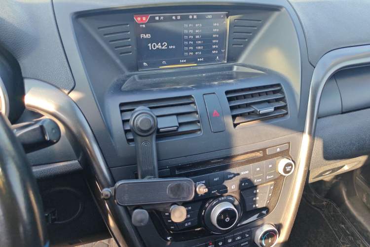 Used Bestune X80 2015 2.0L automatic luxury version
