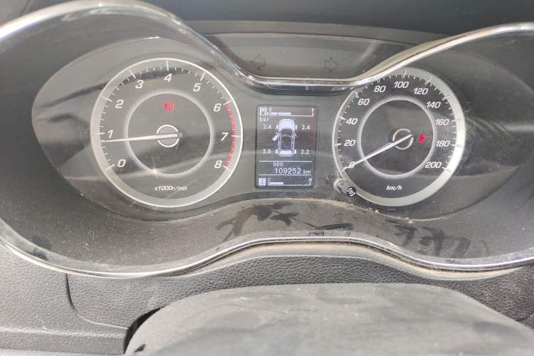 Used Baojun 560 2015 1.8L manual luxury version