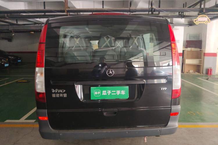 Used Mercedes-Benz Vito 2011 2.5L 7-seater executive version