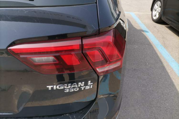 Used Volkswagen Tiguan L 2017 330TSI Automatic Two-Wheel Drive Luxury Edition Exterior 3