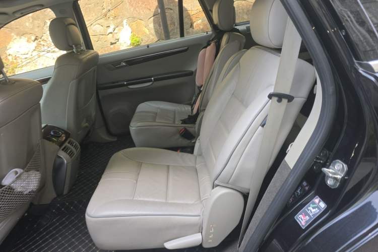 Used Mercedes-Benz R-Class 2011 R 350 L 4MATIC Left Rear Seat