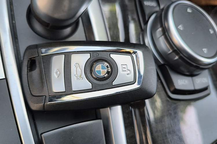 Used BMW 5 Series 2014 525Li Luxury Design Package
