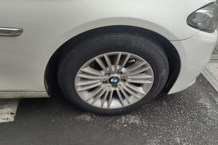 Used BMW 5 Series 2014 525Li Leading Model