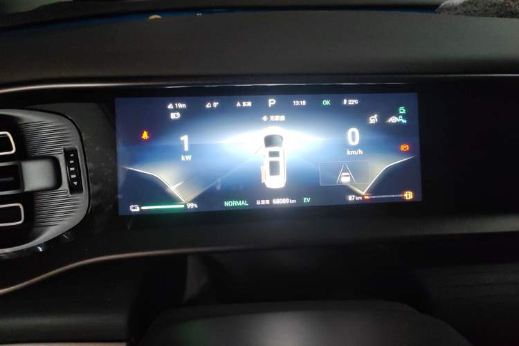 Used Denza D9 2022 DM-i 970 Four-Wheel Drive Flagship Model
