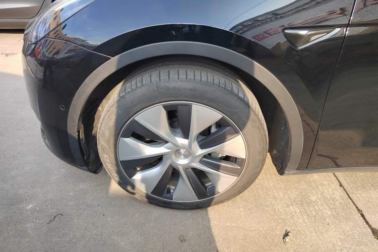 Used Tesla Model Y 2022 Revised Version Rear-Wheel Drive Left Front Wheel Hub