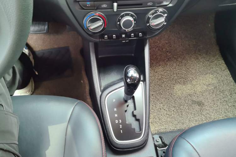 Used Hyundai Verna (older generation) 2017 1.4L Automatic YueXiang Edition China V-standard