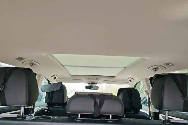 Used Volkswagen Tavendor 2024 330TSI Luxury Touring - All-Inclusive Edition Headliner