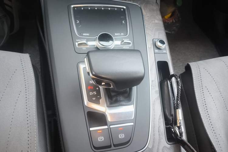 Used Audi Q5L 2018 40 TFSI Prestige Fashion Edition China V Gear Lever