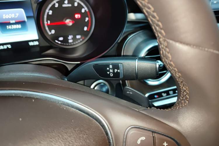 Used Mercedes-Benz GLC 2017 GLC 300 4MATIC Sport Edition Gear Lever