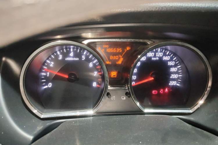 Used Nissan Livina 2013 1.6XE CVT Comfort Edition Odometer Close Up