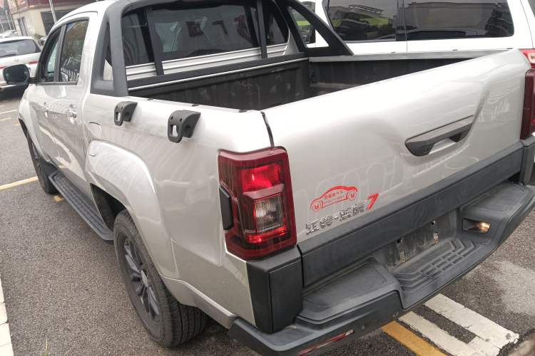 Used JMC Yuhu 7 2022 2.0T Manual Diesel Two-Wheel Drive Comfort Version Standard Wheelbase
