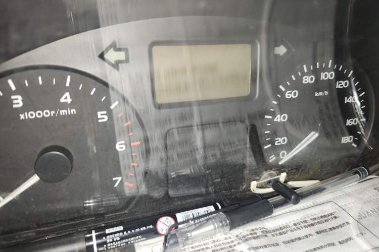 Used Wuling Rongguang 2012 1.5L Extended Basic Version Odometer Close Up