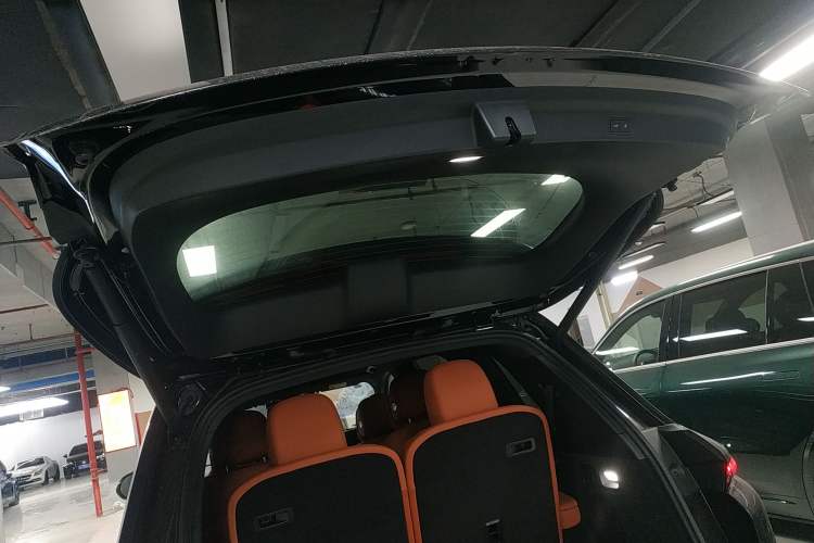 Used Li Auto L8 2025 Ultra Smart Refreshed Edition
