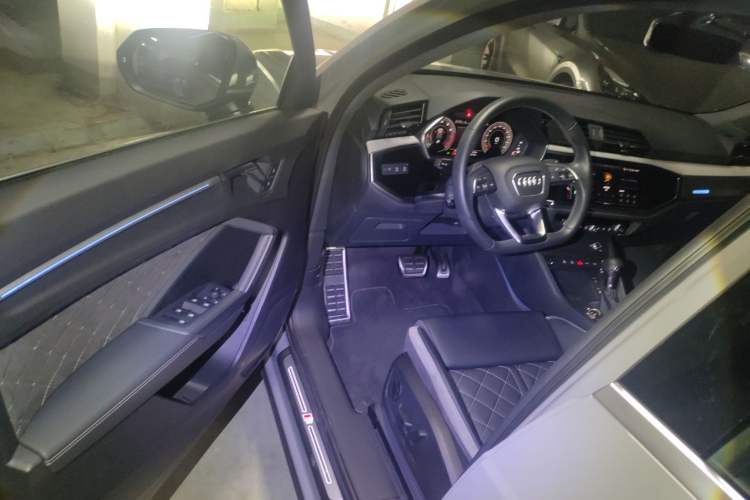 Used Audi Q3 2024 35 TFSI Fashion Dynamic Edition
