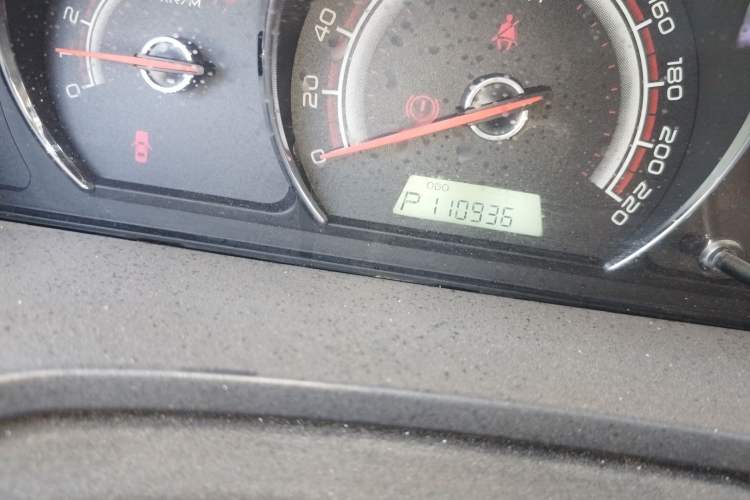 Used Baojun 630 2013 1.5L automatic comfort version Odometer Close Up