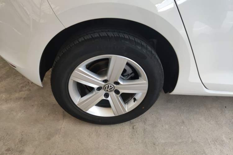 Used Volkswagen Golf 2017 1.6L Automatic Comfort Million-Vehicle Anniversary Edition
