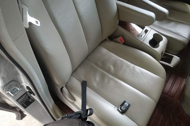 Used BYD M6 2015 2.4L Automatic Prestige Edition
