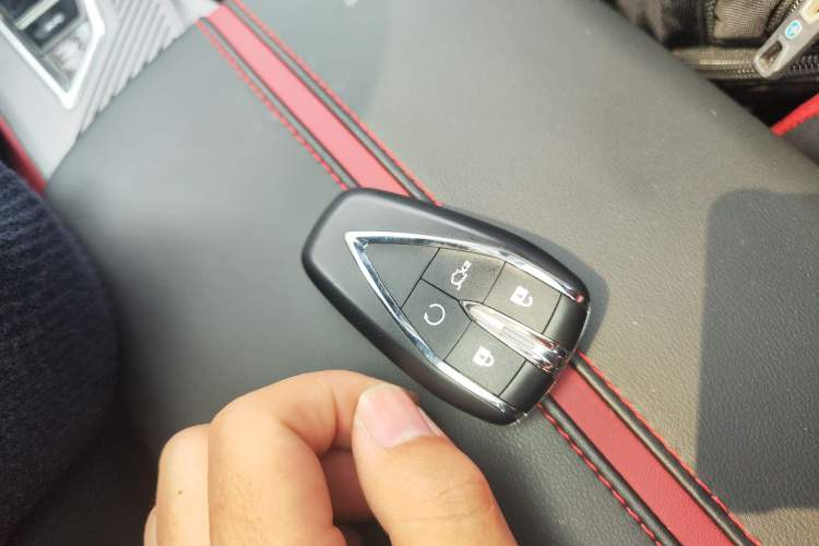 Used CHANGAN OSHAN Z6 2023 Blue Whale 1.5T DCT Smart Luxury Model Vehicle Key