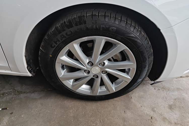 Used Buick Verano 2017 Sedan 15S Automatic Entry Model Right Front Wheel Hub