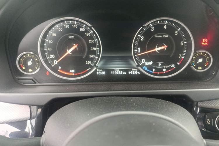 Used BMW X6 2015 xDrive35i Luxury Edition Odometer Close Up