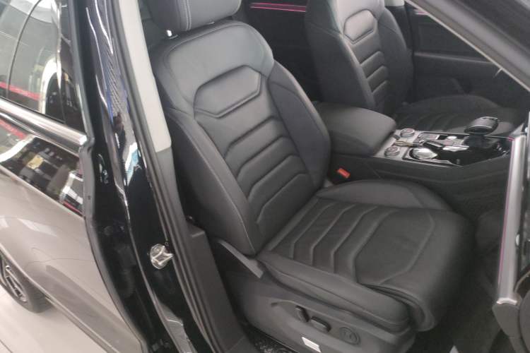 Used Volkswagen Touareg 2020 2.0 TSI RuiShang Edition China VI Standard
