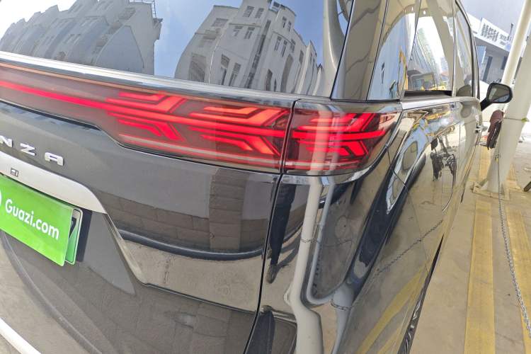 Used Denza D9 2024 DM-i 980 Four-Wheel Drive Prestige Model
