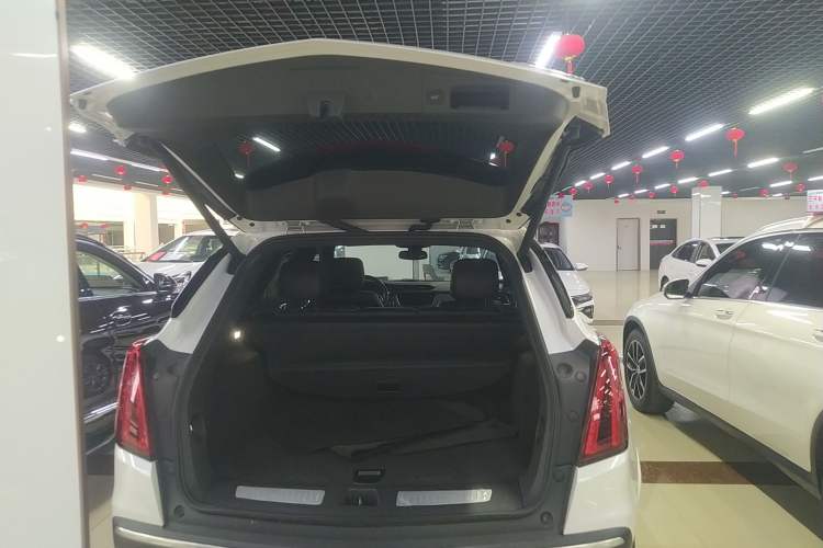 Used Cadillac XT5 2021 28T Luxury Model
