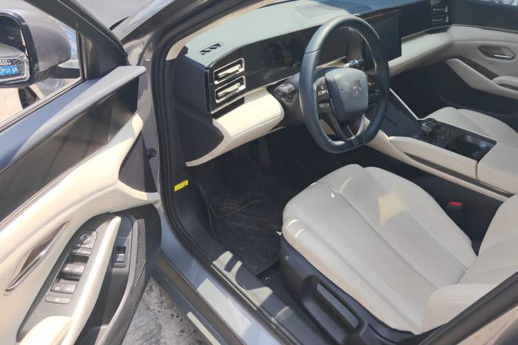 Used BYD Qin L 2024 DM-i 80KM Leading Model
