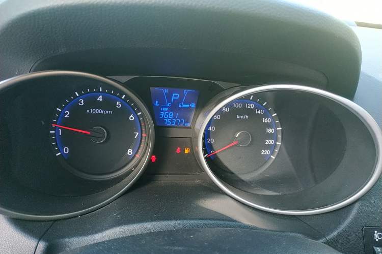 Used Hyundai ix35 2015 2.0L Automatic 2WD Smart Version China V Standard Odometer Close Up