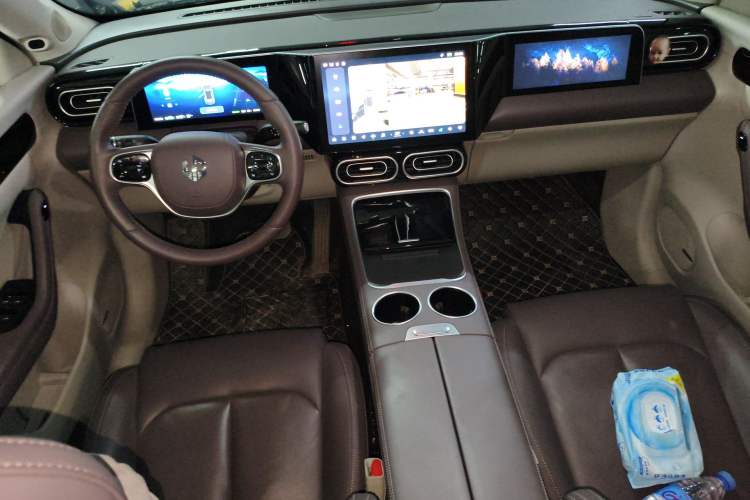 Used Leapmotor C11 2023 Range-Extended 200 Comfort Edition Center Console