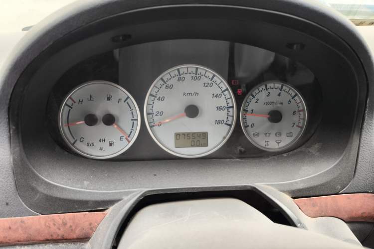 Used King Long Golden Way 2015 2.0L Cargo Van Long Wheelbase Model V20